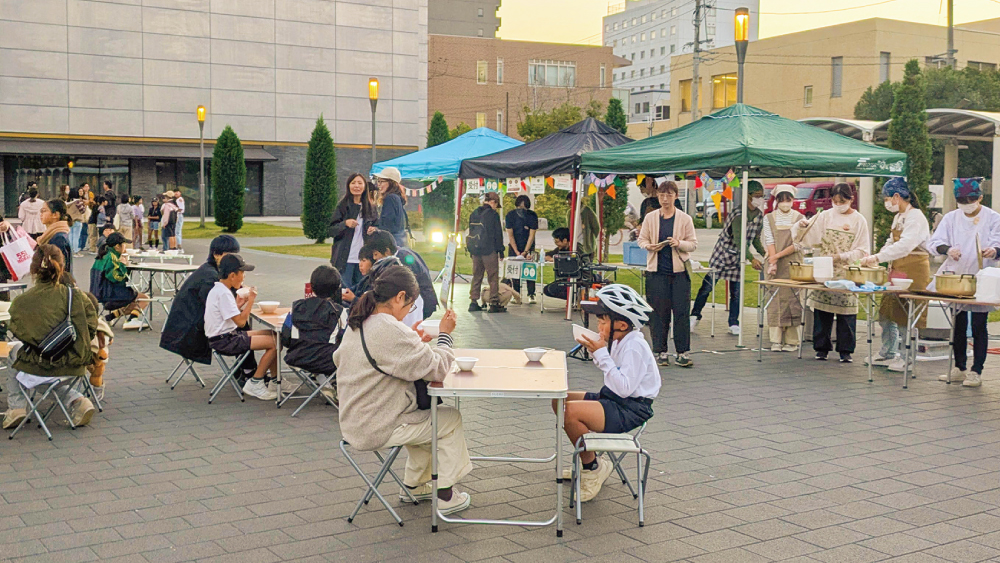 豚汁の炊き出しや遊びのブース ボランティア体験!