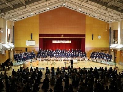 4年生全体で合唱している様子