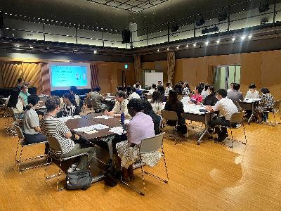 やさしい日本語講座を受ける様子