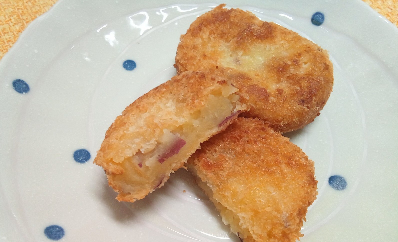 皮ごとさつまいもコロッケ
