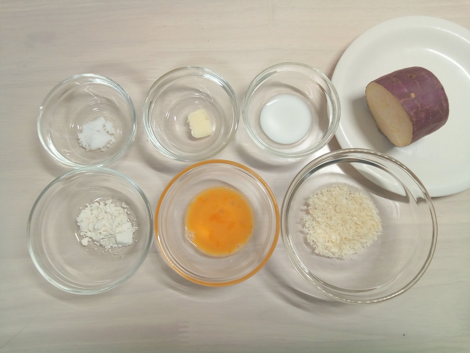 皮ごとさつまいもコロッケ材料