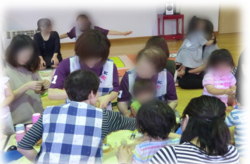 すくすくサポートでの活動の様子2 工作