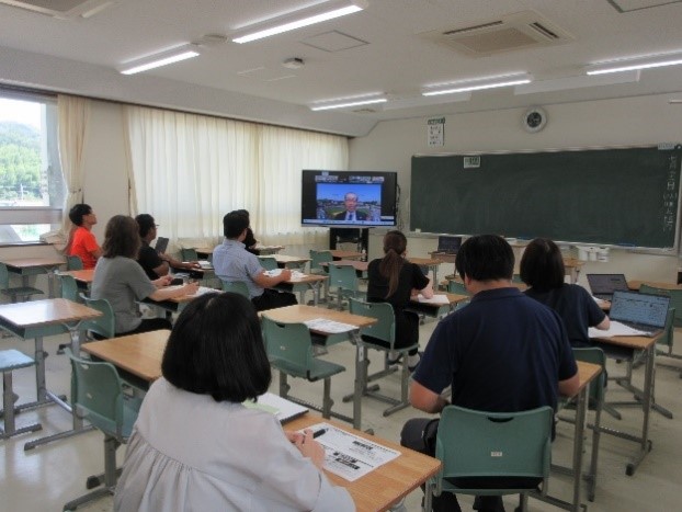 令和8年度全教職員研修の様子