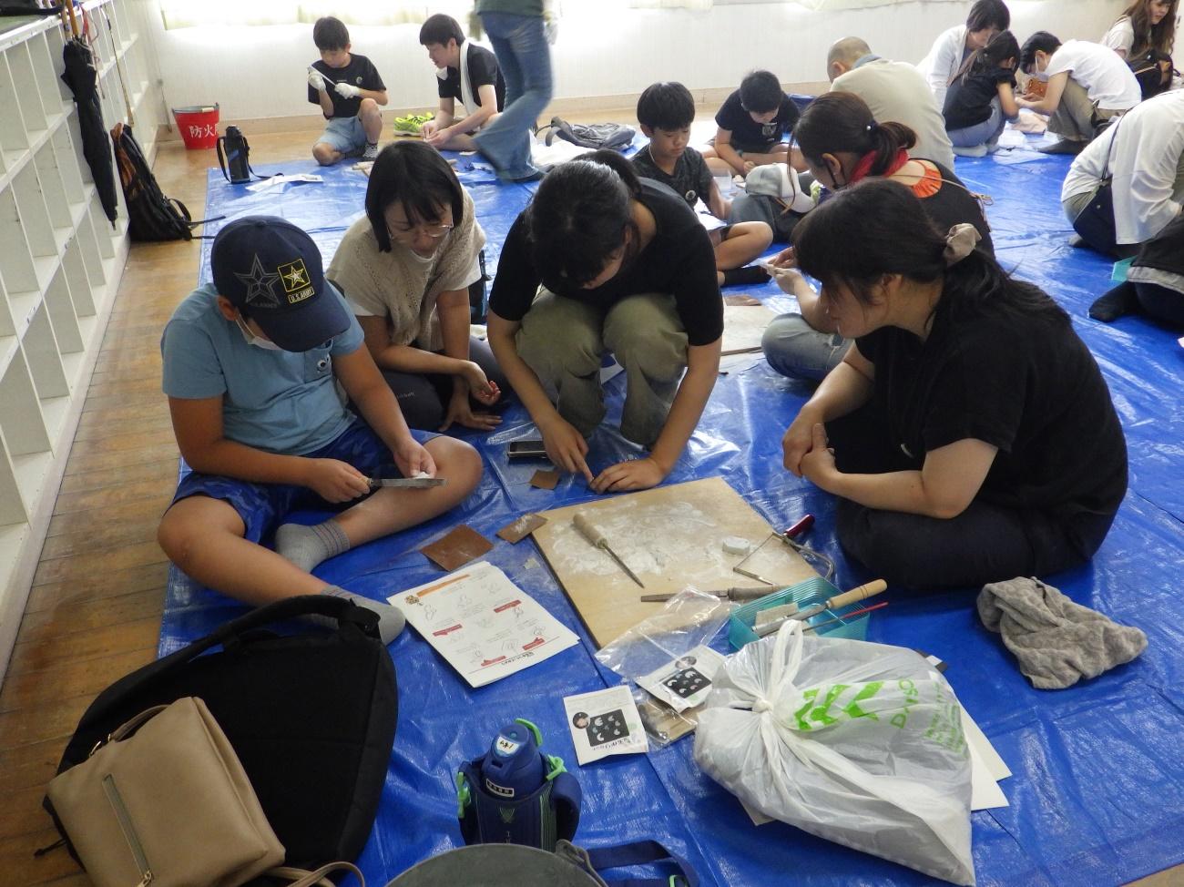 勾玉作りの様子