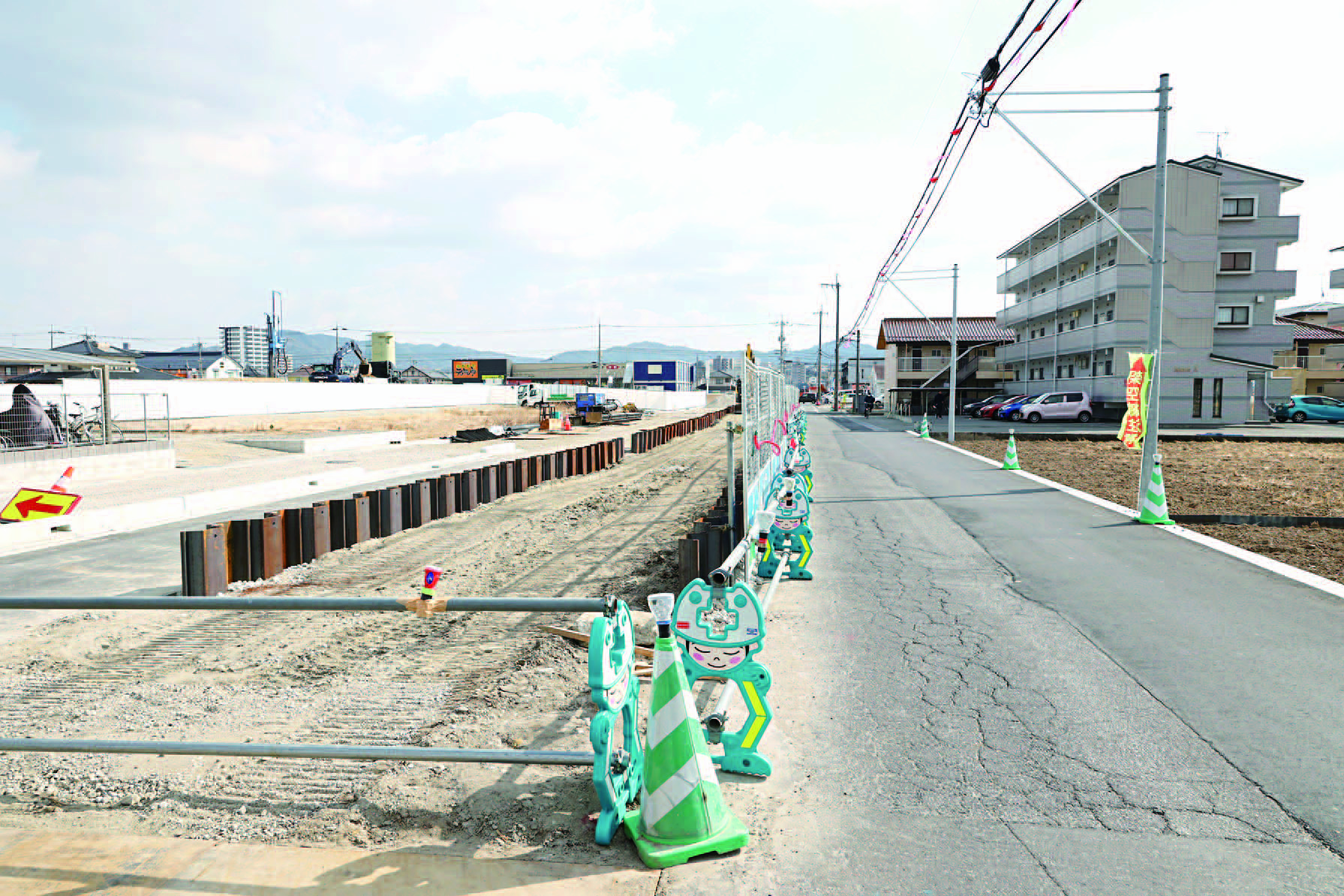 R寺家駅南側へ進む拡幅工事（令和7年1月30日撮影）