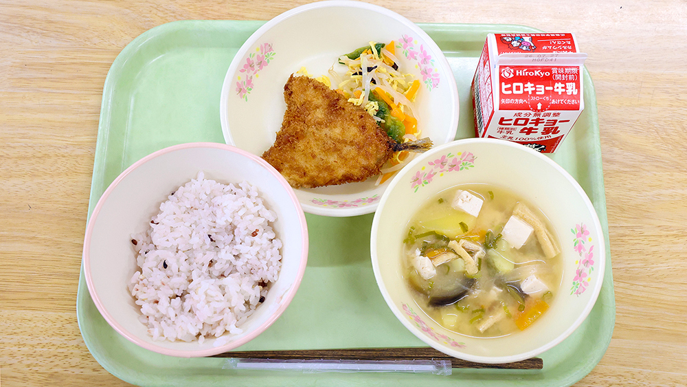 地場産野菜を使った学校給食の一例画像