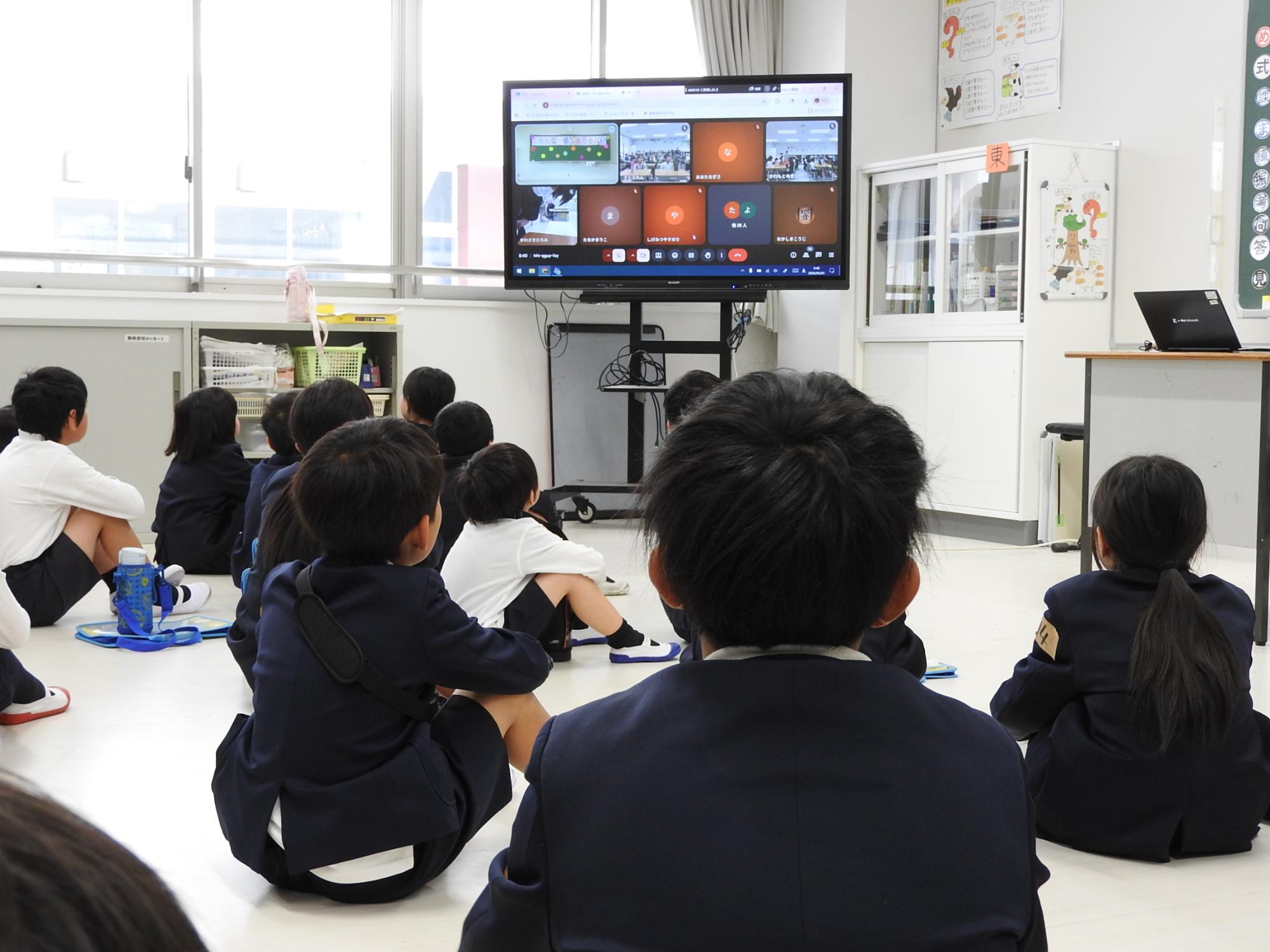 1年生を迎える会の様子1