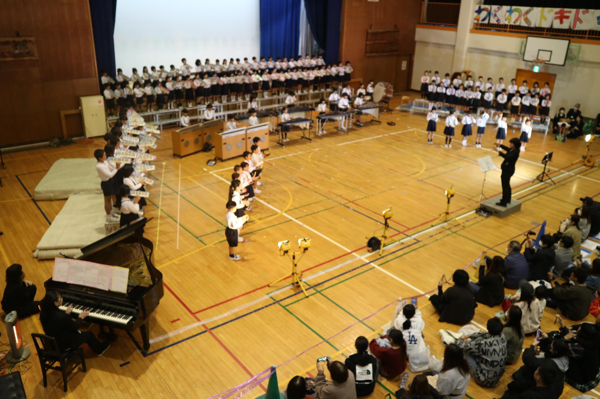 学習発表会の様子2年3