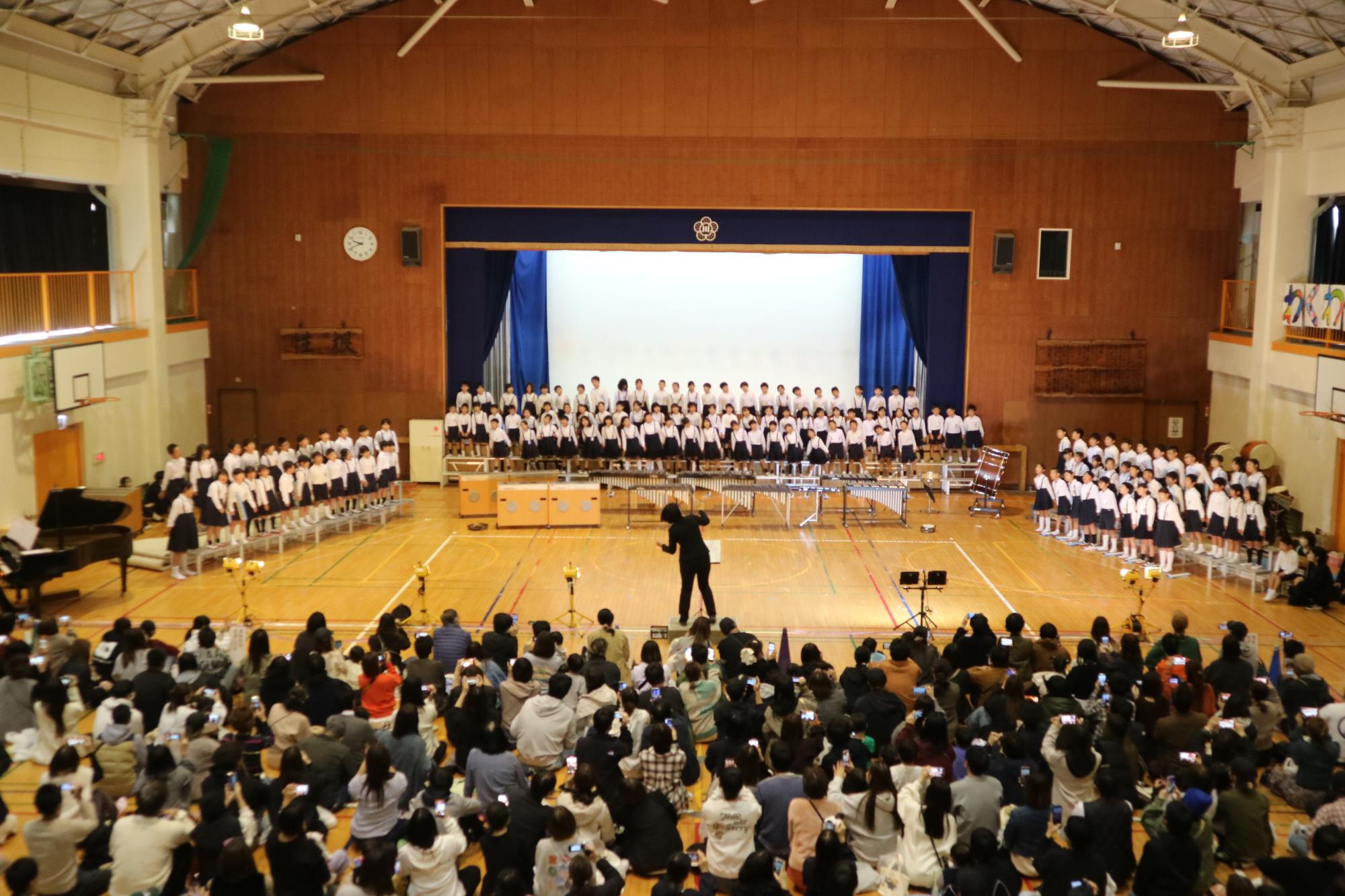 学習発表会の様子2年5