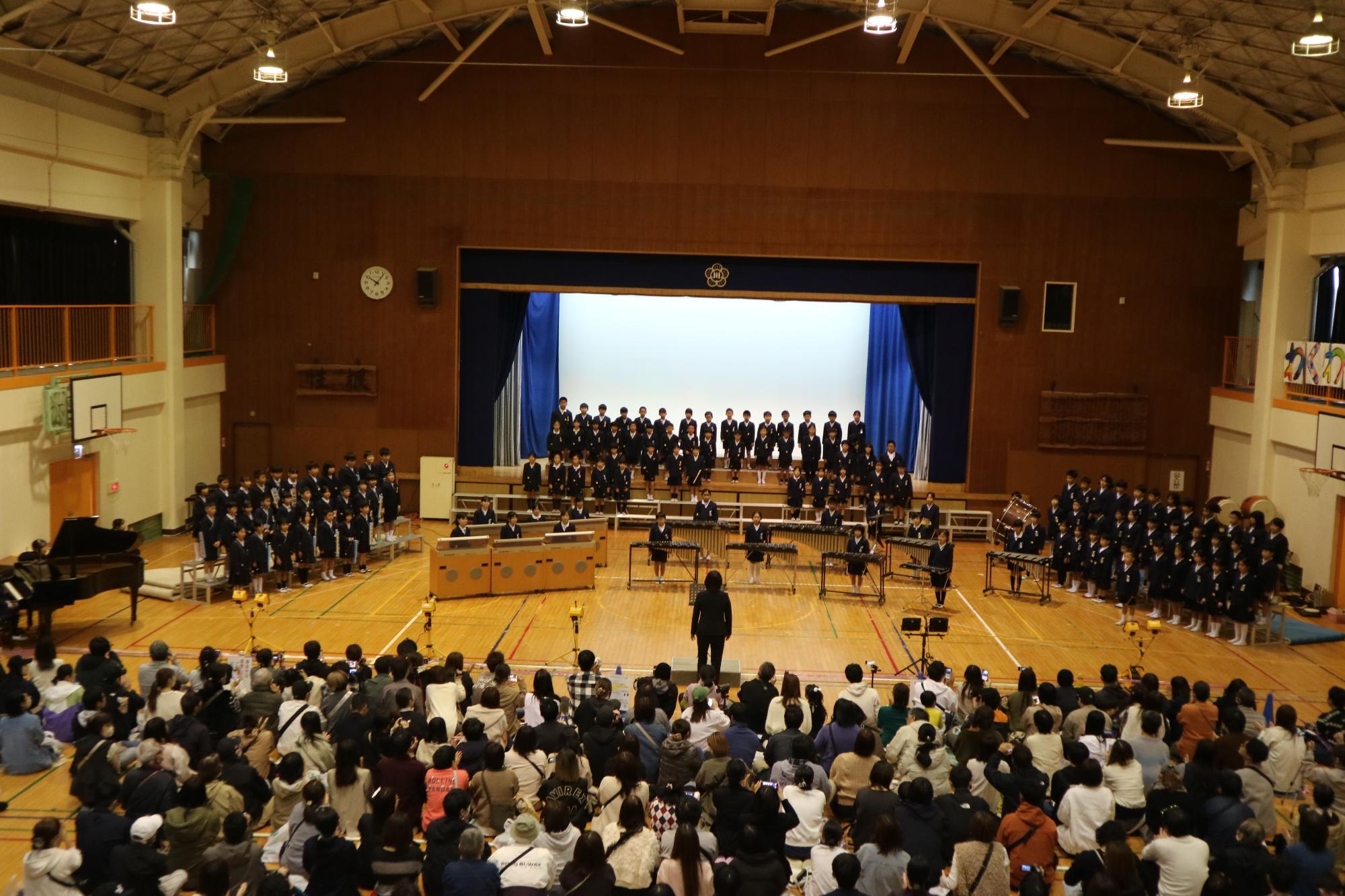 学習発表会の様子3年6