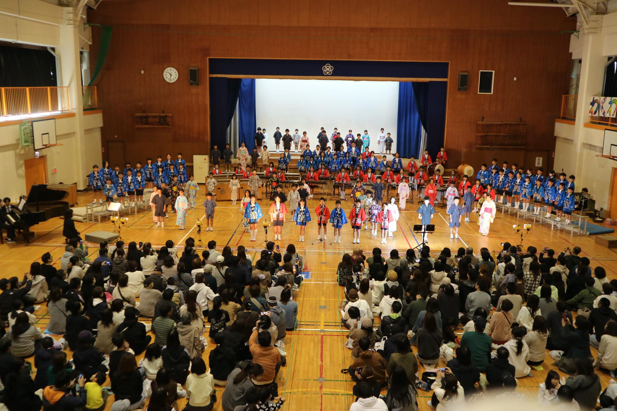 学習発表会の様子4年5