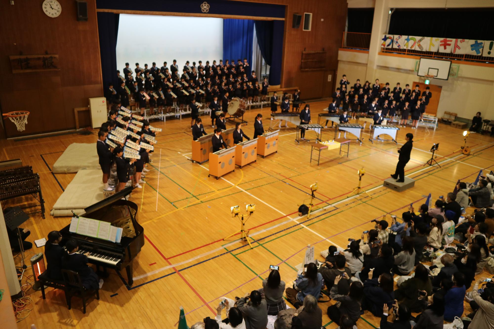 学習発表会の様子6年4