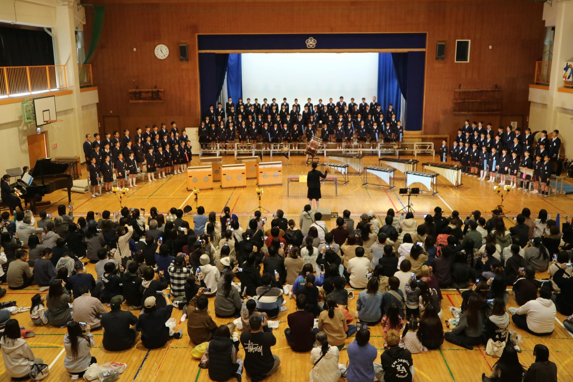 学習発表会の様子6年5