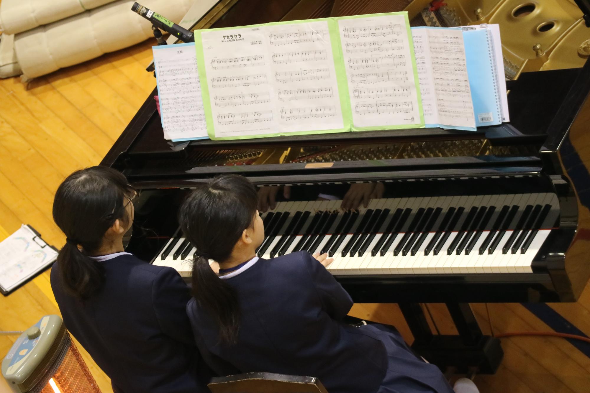 学習発表会の様子6年6