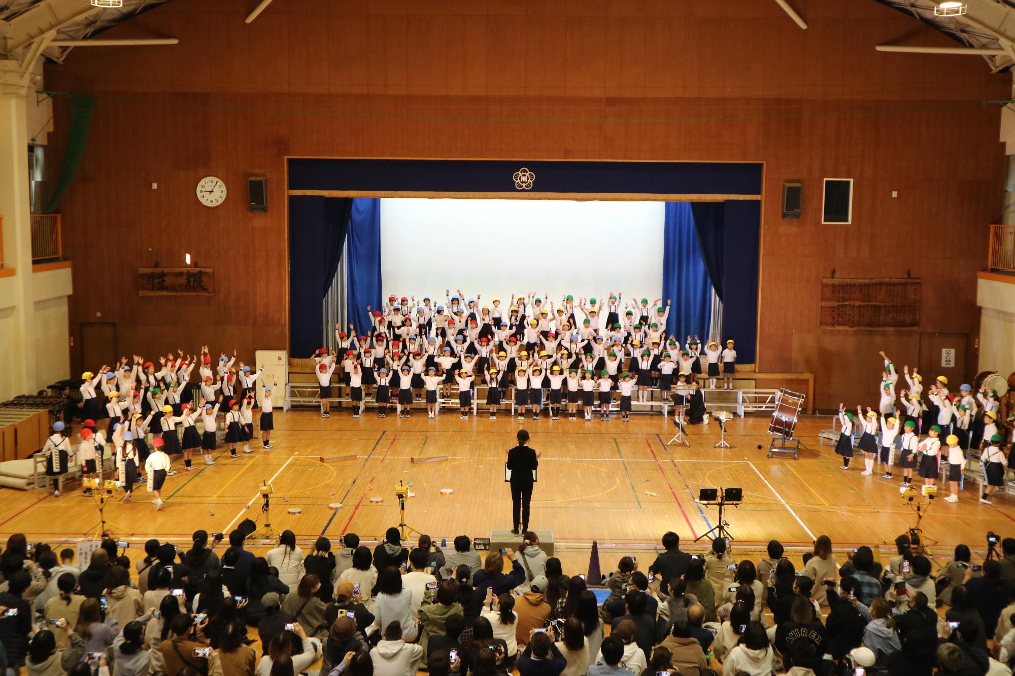 学習発表会の様子1年5