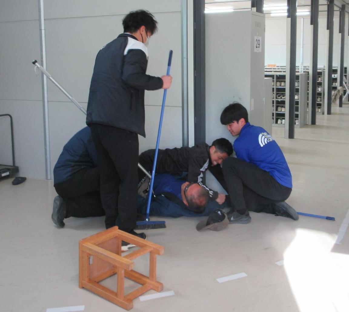 避難訓練（不審者対応）の様子