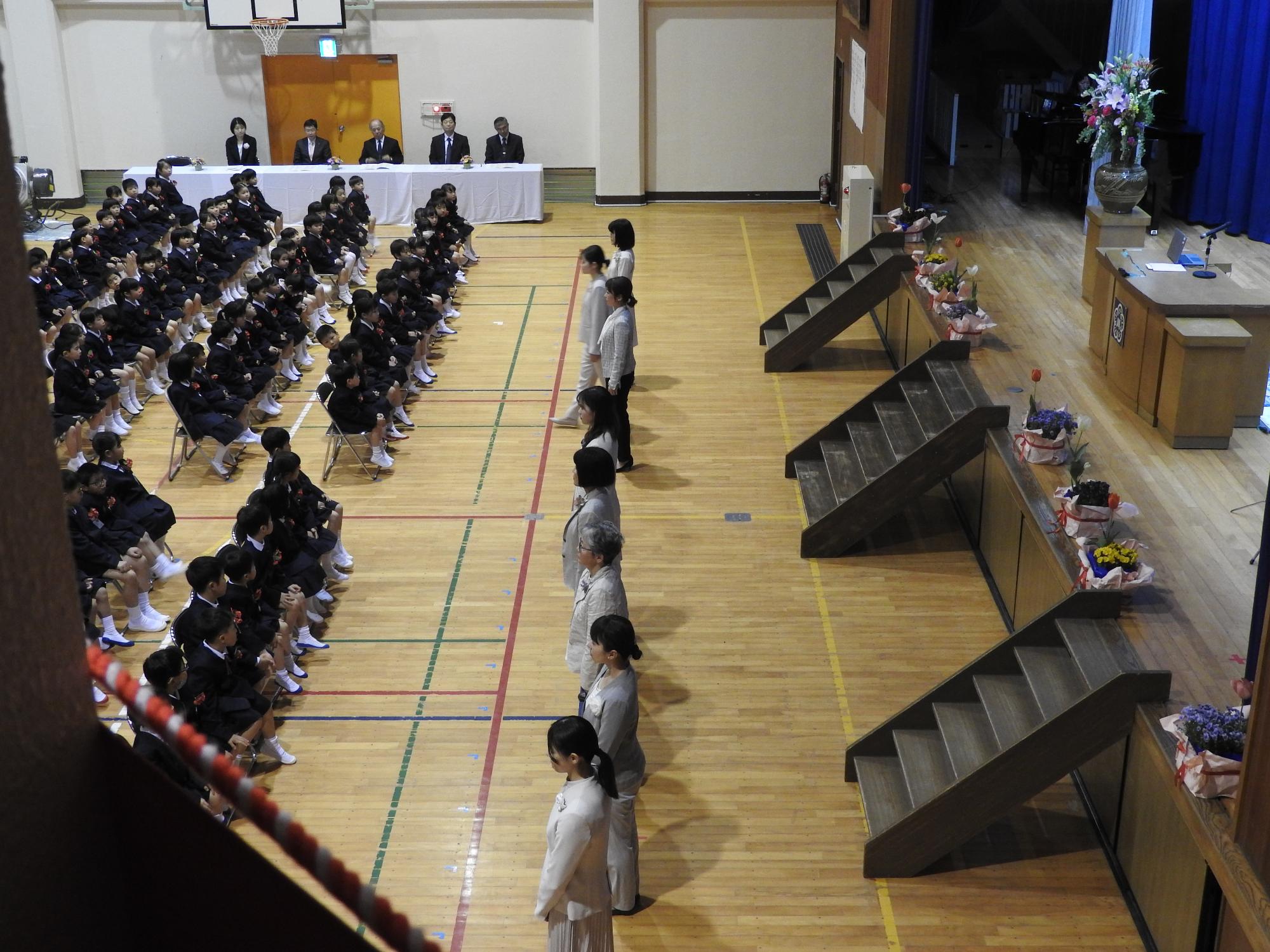 新入生と1年生担任一同
