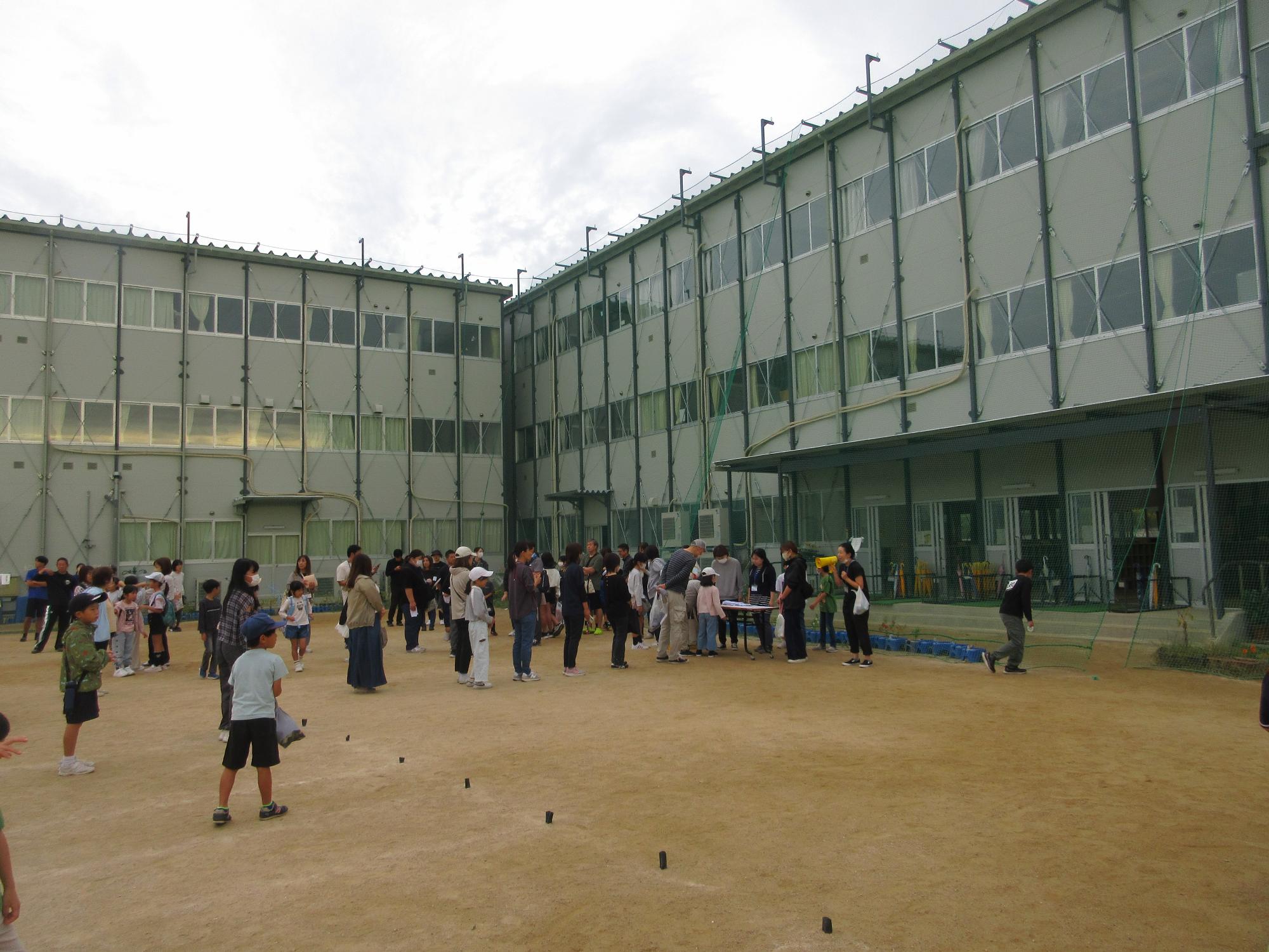 秋のピカピカ大作戦の様子1