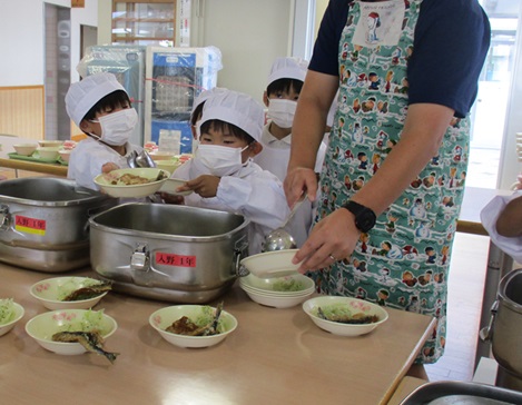 給食4