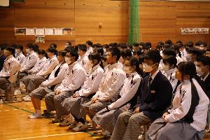 講演会生徒近景