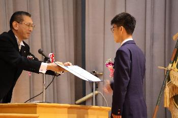 卒業証書授与最後一人