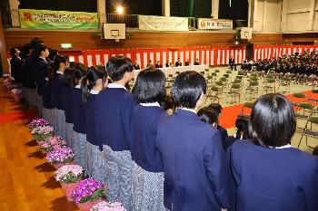 卒業生合唱ステージより望む