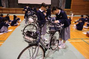 ゴム紐掛け練習