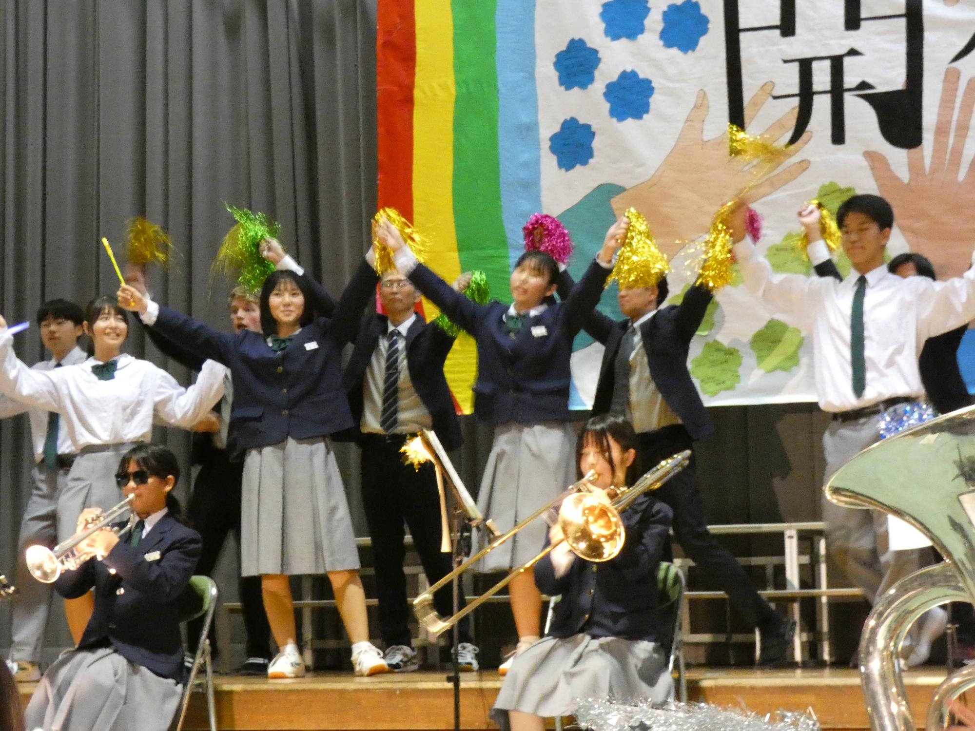 音楽部演奏 with ダンサー