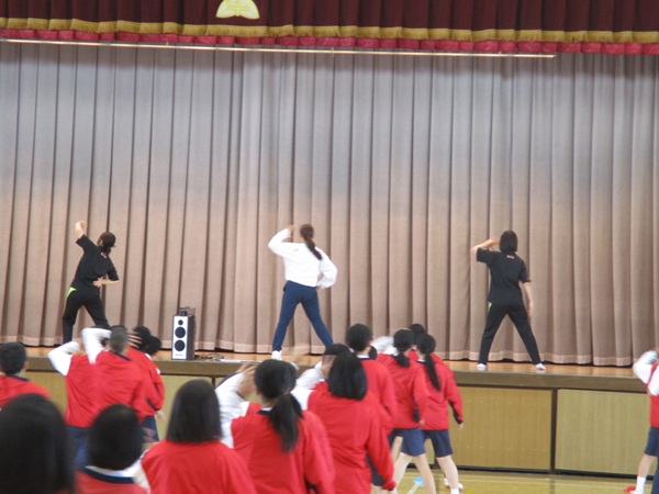 5月11日ダンス練習の様子1
