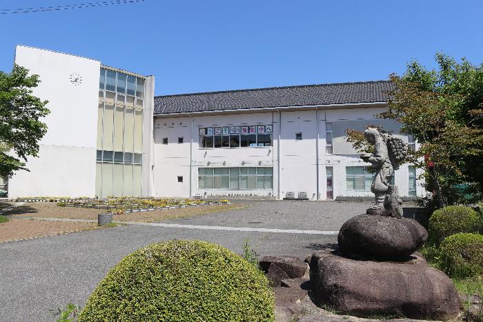 豊栄中学校