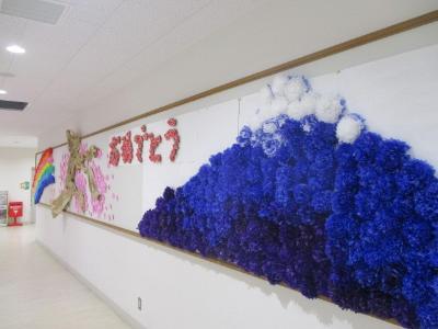 4年生が製作した卒業掲示の様子