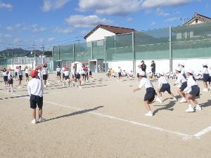 ドッジボール大会を楽しむ様子