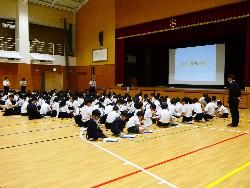 野外活動説明会の様子