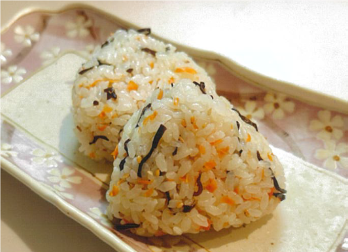 mudanakutukureruonigiri