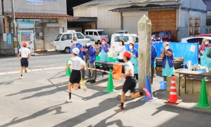 持久走大会を豚汁で支援