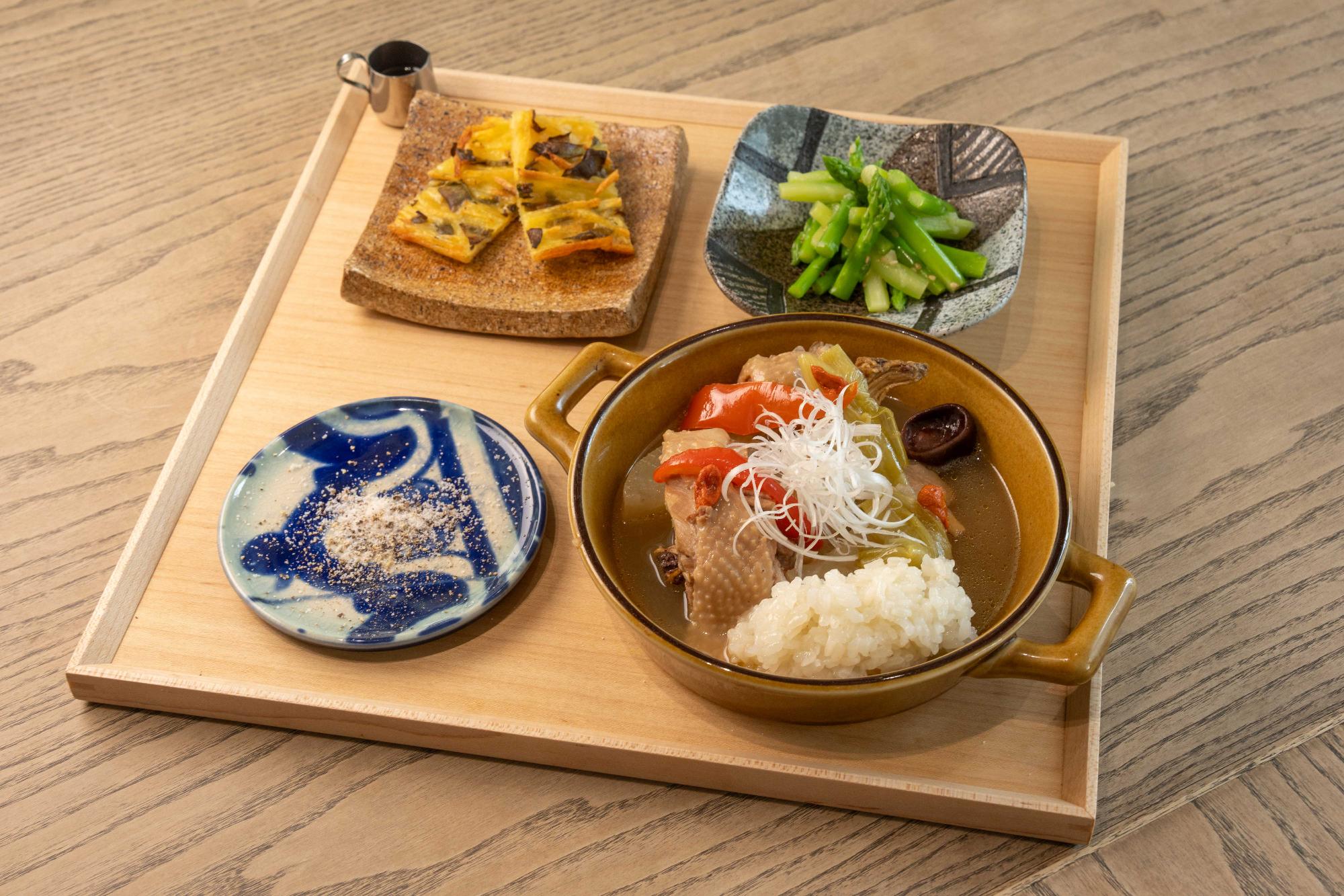 東広島こい地鶏の参鶏湯