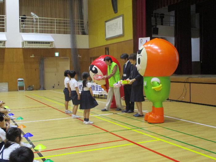 贈呈式写真1