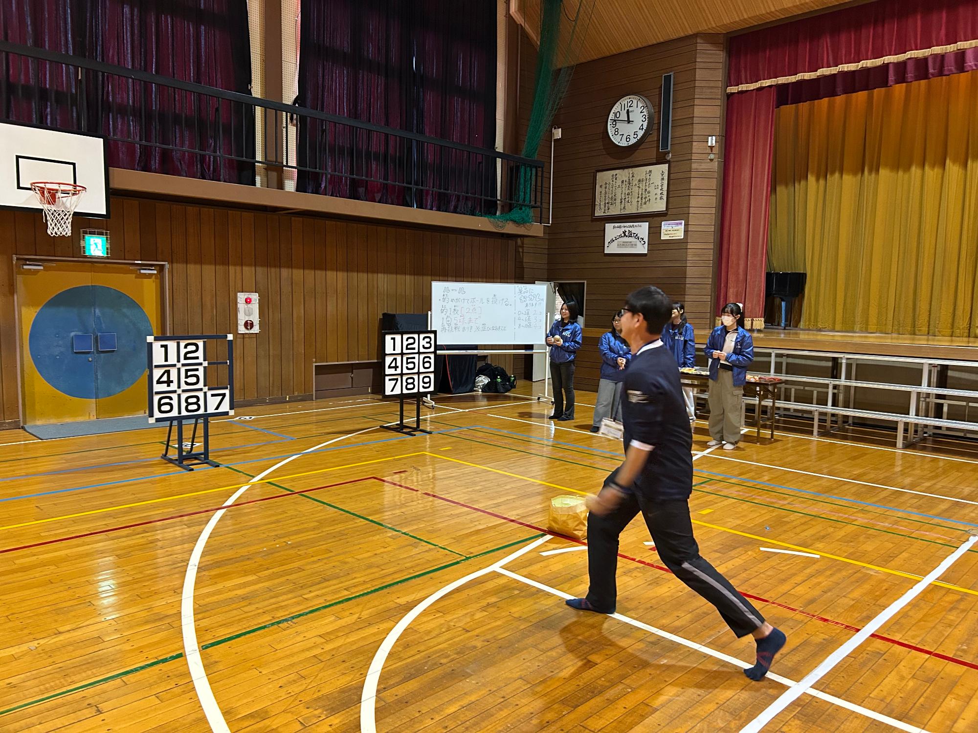 ストラックアウト