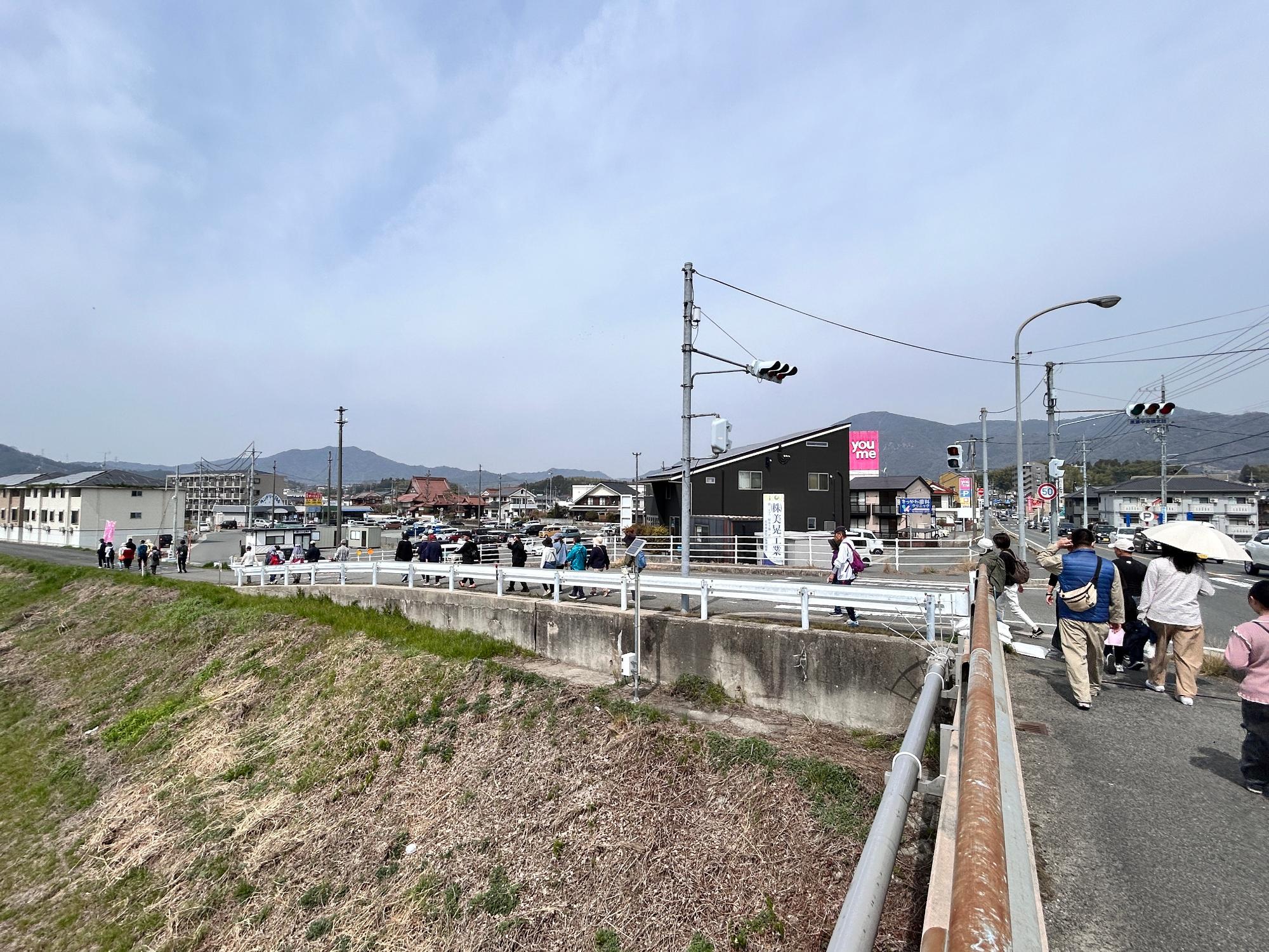 さくらウォーク（黒瀬中央橋を渡って左折）