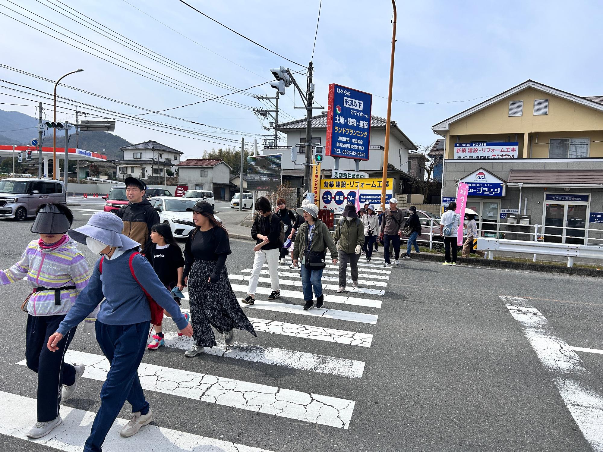 さくらウォーク（上保田交差点）