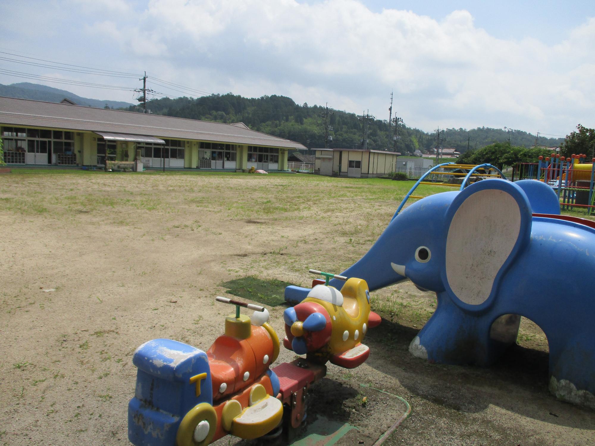 認定こども園とよさか園庭写真