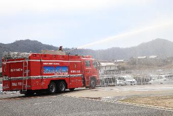 放水銃を使用した放水状況