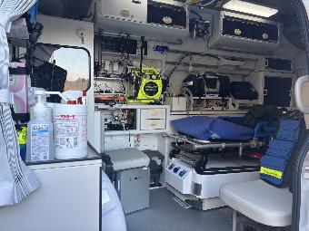上島救急2（高規格救急車）の内部設備の写真