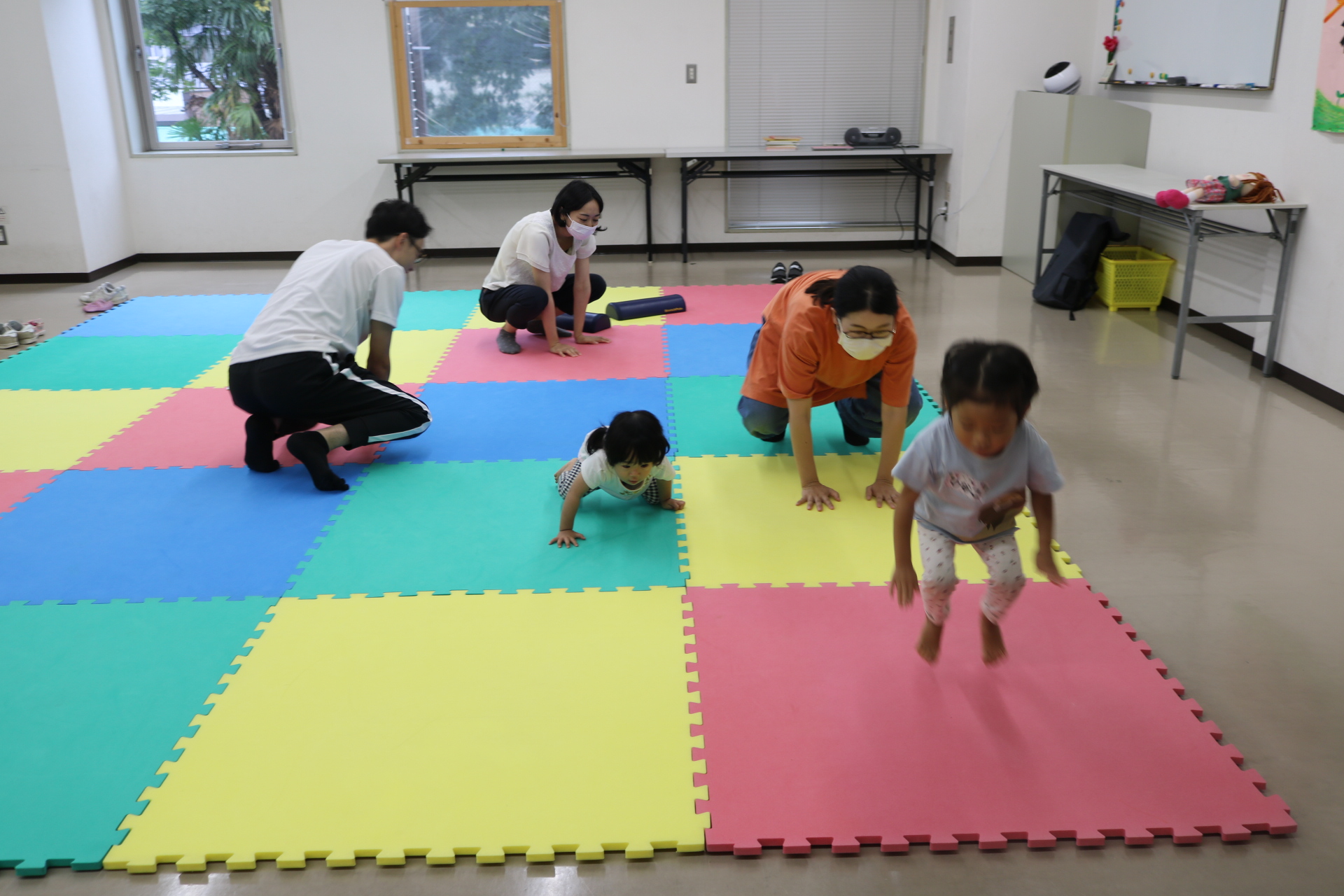 かえる跳びをしているようす