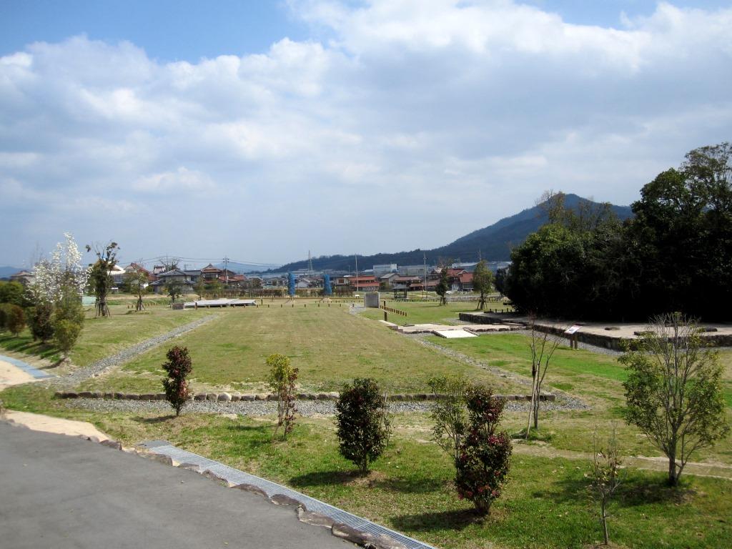 国分寺公園講堂と僧坊写真