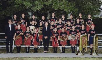 寺西小学校金管バンド集合写真です。
